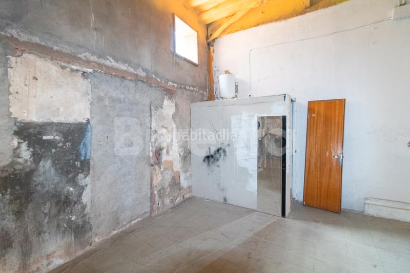 Foto f147be91-b51d-4150-aa56-11bd5bc6a96b. Lloguer local comercial a Centre Igualada