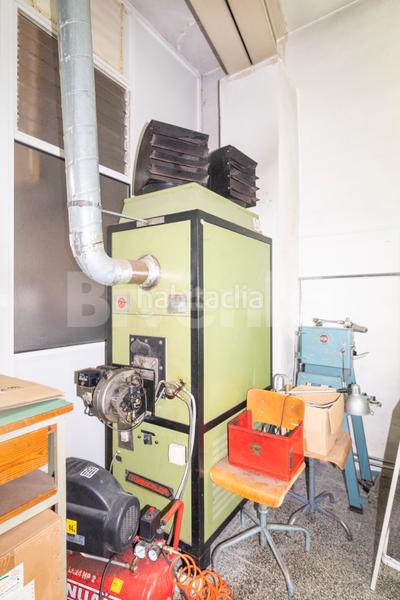 Foto d288fab4-b81d-4188-b597-1ddb05067ceb. Industrial building with heating in Vilanova del Camí