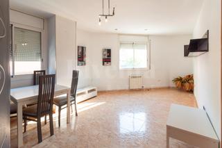 Etagenwohnung  Carrer major. Luminoso piso esquinero