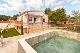 Chalet à Torre de Claramunt (La). Casa con encanto reformada