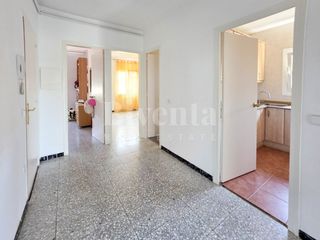 Pis a Vilanova del Cam�. Amplio piso c�ntrico de 102 m� � 3 hab. dobles y balc�n en vilan