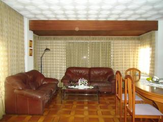 Casa in Casco Urbano. Casa en venta en zona hotel rh