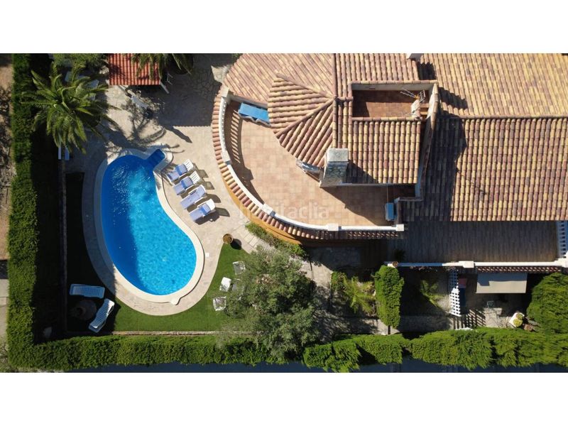 Foto 44d342e8-b049-40bc-8737-0bd87b7fc11a. Xalet amb calefacció aparcament piscina a Ampolla (L´)