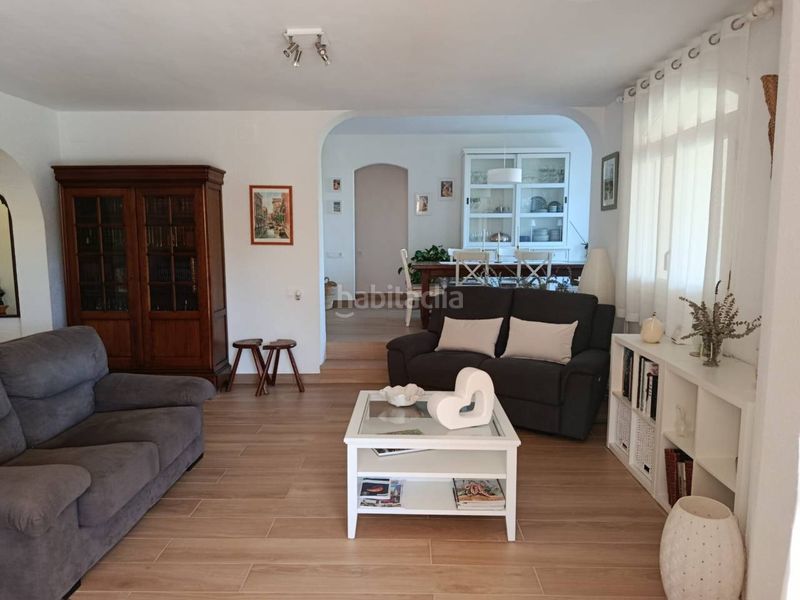 Foto ceef5e87-65cb-4e73-98c8-7262bb6c5de2. Xalet amb calefacció aparcament piscina a Ampolla (L´)