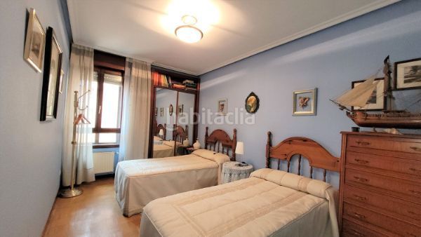 Foto 20cfd8ea-7d4f-4bd4-84ff-d0265c58fc74. Pis amb calefacció aparcament a Grado