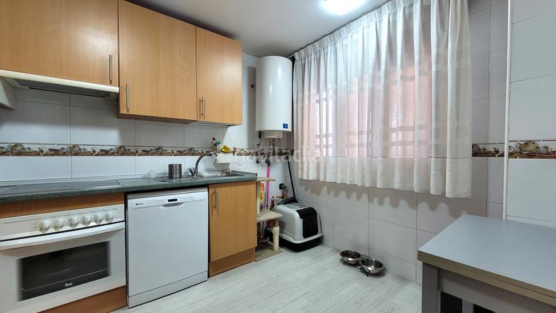 Foto bf59af27-e5a1-4af1-b168-3e27f2e96170. Duplex avec chauffage dans Santos de la Humosa (Los)