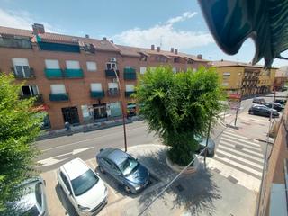 Appartement à Postas. Piso céntrico de esquina con terraza, 84m2, 3 dorm.