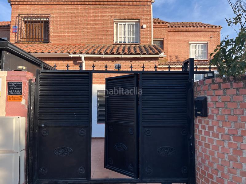 Foto 0b8530c7-384e-4b9b-8aed-9f4d5348630b. Chalet con riscaldamento piscina in Villalbilla pueblo Villalbilla