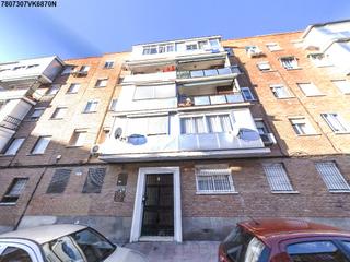 Miete Studiowohnung  Calle san urbicio. Se alquila habitación para una persona.