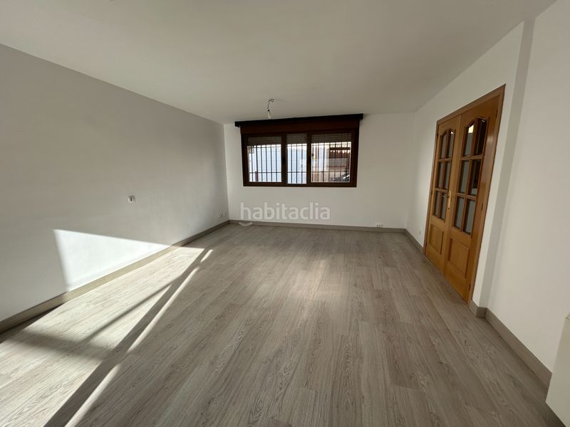 Foto e072dd5e-9d5e-41ee-ba1b-089d98577019. Casa adossada amb calefacció aparcament a Corpa