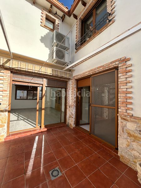 Foto f697831d-855d-4a8e-93eb-f0f849de2df3. Casa adossada amb calefacció aparcament a Corpa