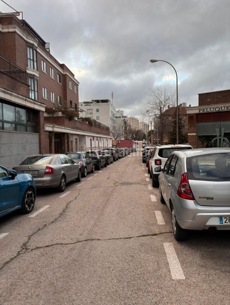 Foto f87f4603-644a-4d70-9c6c-ff421d0c2f7a. Aparcament cotxe a Concepción Madrid