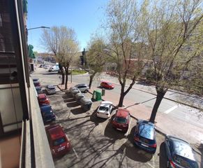Pis a Vía Complutense
