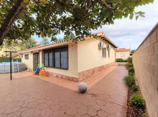 Chalet à Loranca de Tajuña. Chalet independiente montejaral