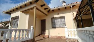 Chalet à Pioz. Chalet independiente en venta zona pioz