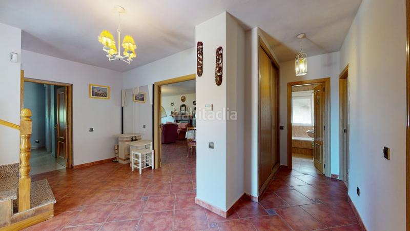 Foto 9b279a54-f650-4437-a749-3f5232bd9842. Xalet amb calefacció aparcament piscina a El Robledal Villalbilla