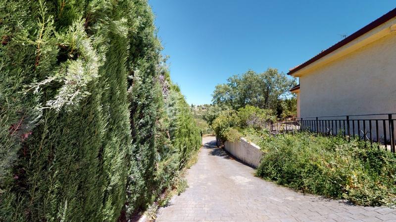 Foto bd1dbd3c-7811-4bea-be53-756bc75958ce. Xalet amb calefacció aparcament piscina a El Robledal Villalbilla