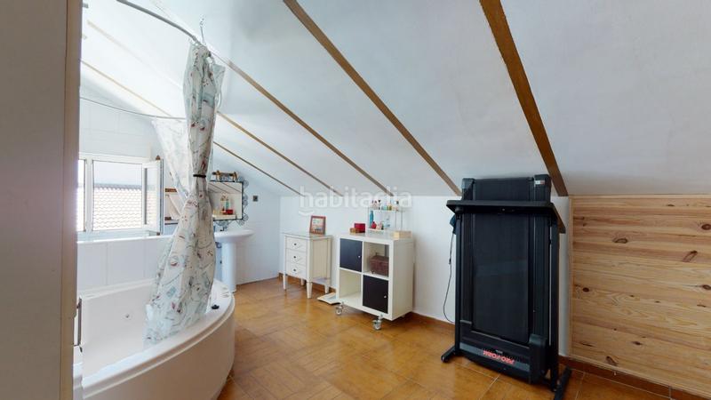 Foto c541e2cd-90ee-48aa-bea4-0f1a6f9948ae. Xalet amb calefacció aparcament piscina a El Robledal Villalbilla