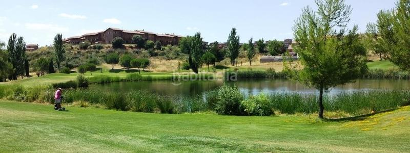 Foto c793d4d9-bced-4fa2-887a-5dc36afbf1e0. Wohngrundstück in Cabanillas del Campo