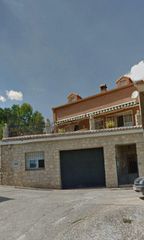 Casa in Escariche. Espectacular casa en centro de escariche guadalajara