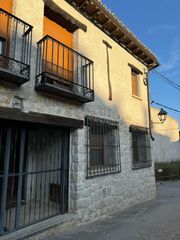 Reihenhaus in Alocén. Casa con encanto en alocen
