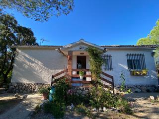 Chalet à Hontoba. Chalet en la urbanización mirador de hontoba, guadalajara