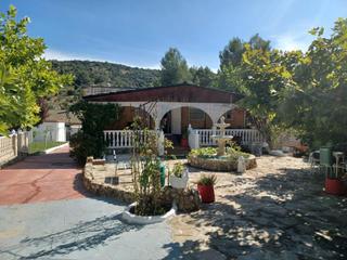 Maison à Hontoba. Venta de  parcela con piscina y casa
