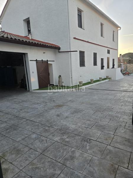 Foto 6abd038d-2231-487d-bf73-b055f535e93d. Chalet  con piscina en pleno centro en Villalbilla pueblo Villalbilla