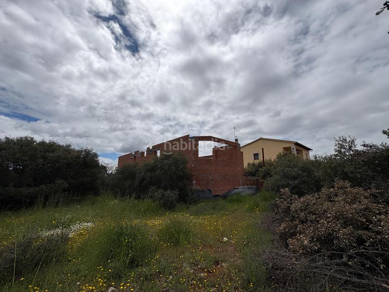 Foto c719359d-7f84-41b3-a2ec-3ea15db72b2d. Terrain résidentiel dans Pioz