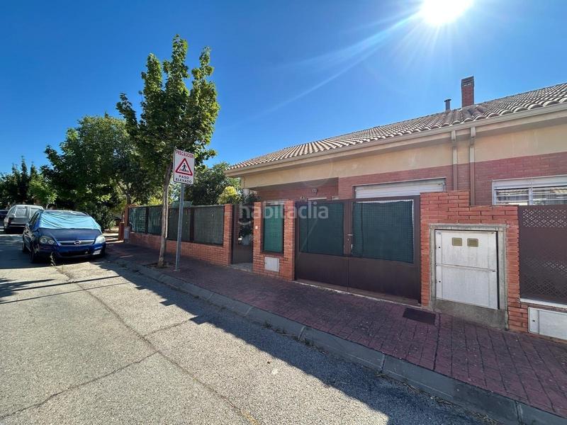 Foto 00b67fc4-61a1-4be5-aaad-050c786f1493. Casa bifamiliare con riscaldamento parcheggio in Pioz