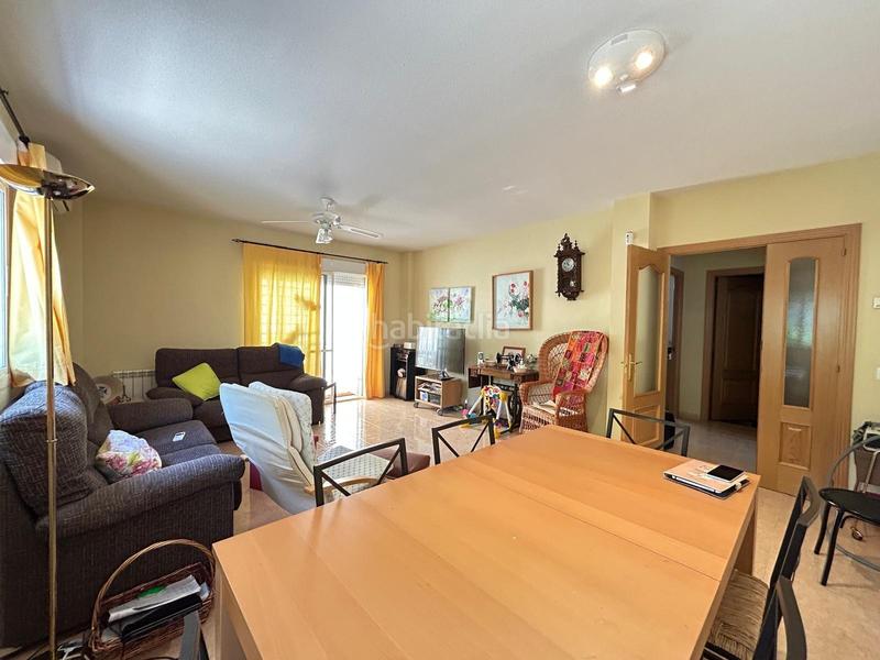 Foto 03889584-7d3e-431c-8074-ad4bc155b0bf. Casa bifamiliare con riscaldamento parcheggio in Pioz