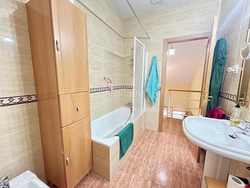 Foto 1035b4fa-e4f8-4876-b139-28d7795b8ff5. Casa bifamiliare con riscaldamento parcheggio in Pioz