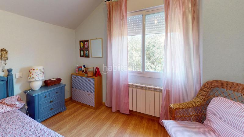 Foto 229f2d0e-6b02-4d66-88e5-48a593f10920. Casa bifamiliare con riscaldamento parcheggio in Pioz