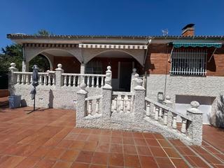 Chalet à Pioz. Gran oportunidad, chalet con piscina en pioz