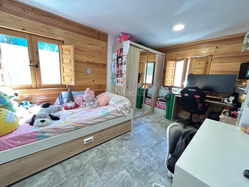 Foto 2d54e32c-ea19-4264-b706-992d99b4f1ad. Chalet avec parking dans El Robledal Villalbilla