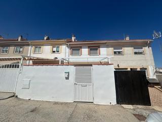 Chalet en Corpa