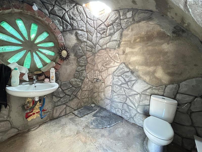 Foto 9f66ab23-1852-42ed-a119-aca64bad0298. Terreno residencial parcela urbana con diversas construcciones guadalajara en Hontoba