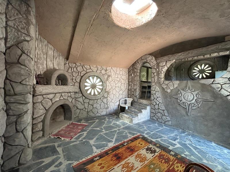 Foto a8a993cd-5968-4509-9d0c-0d6433fa1393. Terreno residencial parcela urbana con diversas construcciones guadalajara en Hontoba