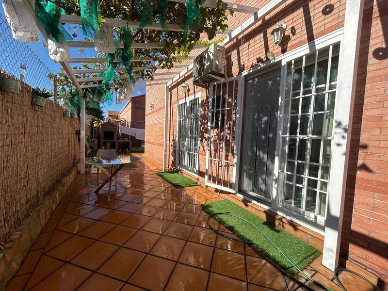 Foto 18c52c2b-8e0b-4c6c-a41e-8f37ef90411c. Chalet  pareado en venta en Pioz