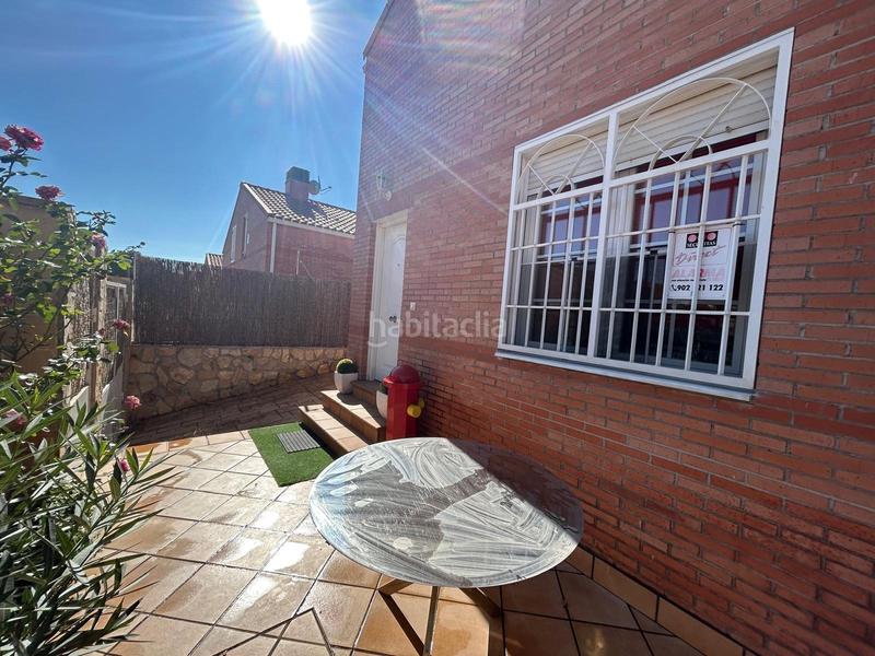 Foto 977b3b51-eba9-460d-ba9b-5fc357ee3946. Chalet  pareado en venta en Pioz