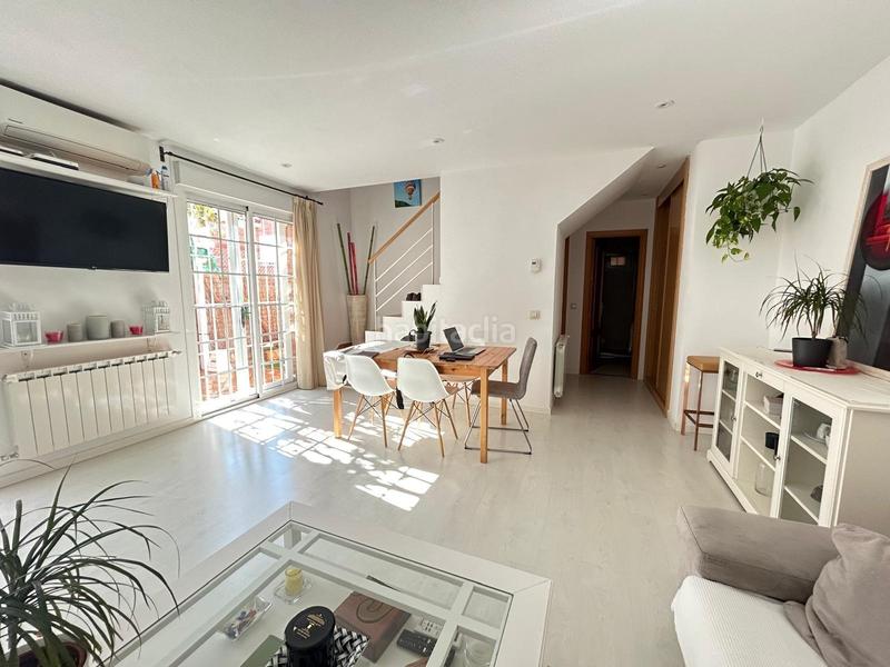 Foto c5b85040-7ea3-456f-ace4-3eb30268bb1d. Chalet  pareado en venta en Pioz