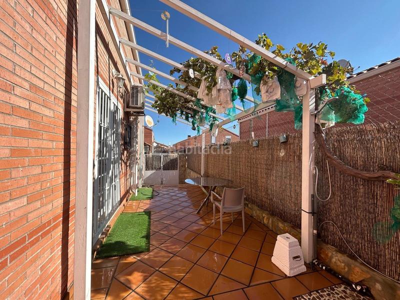 Foto fec109de-a3a1-4175-8c50-a92df4d2d8e8. Chalet  pareado en venta en Pioz