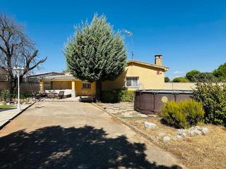 Haus in Pioz. Venta chalet independiente en las suertes
