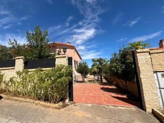 Chalet à Loranca de Tajuña. Venta chalet independiente