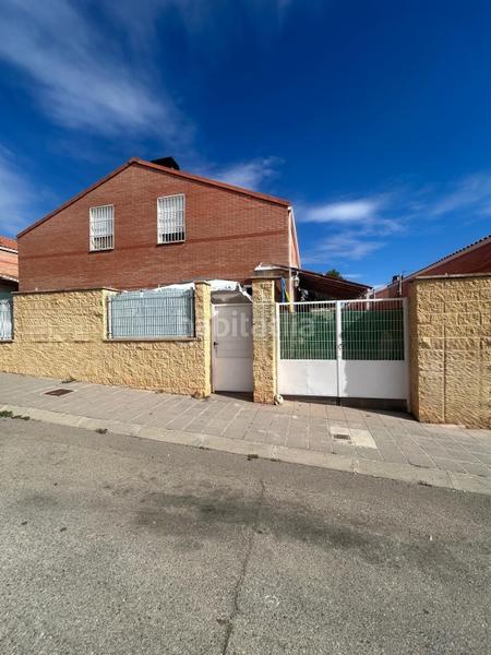 Foto 2ed948f9-a283-4778-971d-b8c0958c90fe. Doppelhaus in Pioz