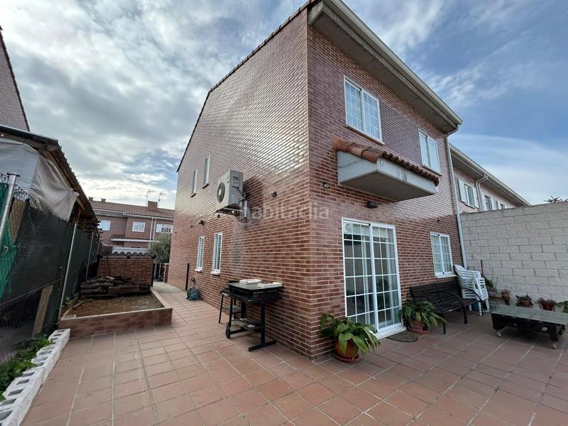 Foto 38fbdb8e-771d-4321-aad5-9e8903331254. Maison jumelée dans Pioz