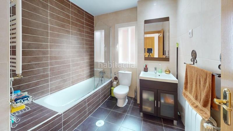 Foto be4344d8-1103-40d4-b6f9-b0224f6b4317. Maison jumelée dans Pioz