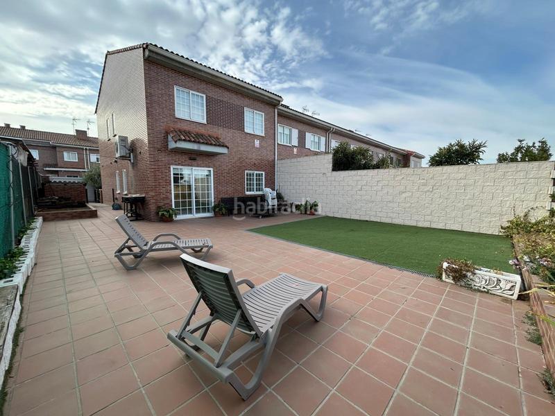 Foto ef375dfe-0462-4af7-b456-587037c43327. Maison jumelée dans Pioz