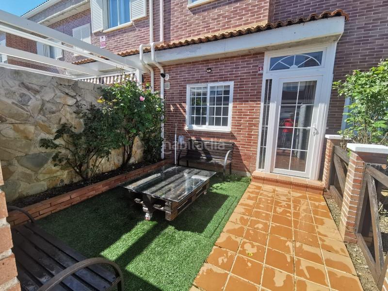 Foto f90af410-841e-4c49-9c97-6f402e53b1e1. Maison jumelée dans Pioz