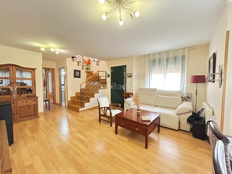 Foto 14d2b485-cd82-477a-86df-8f2e1c7eae3b. Maison jumelée avec chauffage dans Pioz